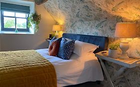 Halford House - Adults Only
